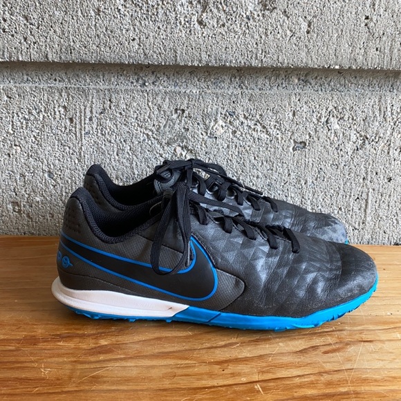 Nike Tiempo Indoor Soccer Shoes - Picture 1 of 9